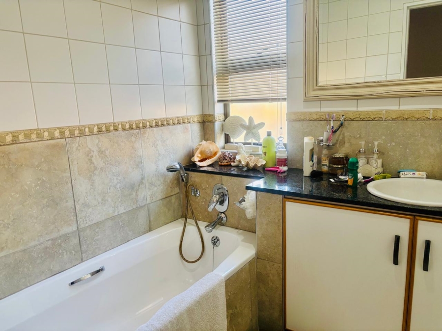 3 Bedroom Property for Sale in Vredenhof Sh Free State